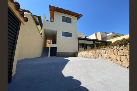 Casa de condomínio para alugar com 330m², 5 quartos e 2 vagas Casa de condomínio para alugar com 330m², 5 quartos e 2 vagasGaragem