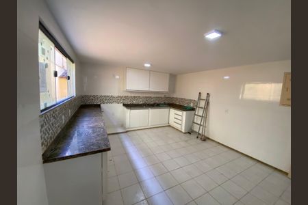 Casa de condomínio para alugar com 330m², 5 quartos e 2 vagas Casa de condomínio para alugar com 330m², 5 quartos e 2 vagasCozinha