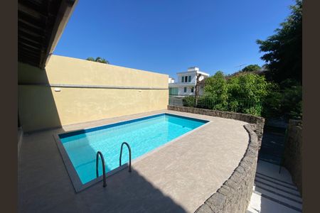 Casa de condomínio para alugar com 330m², 5 quartos e 2 vagas Casa de condomínio para alugar com 330m², 5 quartos e 2 vagasPiscina