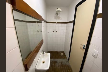 Casa de condomínio para alugar com 330m², 5 quartos e 2 vagas Casa de condomínio para alugar com 330m², 5 quartos e 2 vagasBanheiro - Serviço