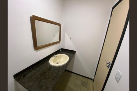 Casa de condomínio para alugar com 330m², 5 quartos e 2 vagas Casa de condomínio para alugar com 330m², 5 quartos e 2 vagasLavabo