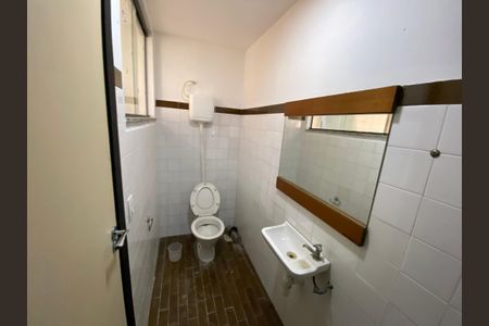 Casa de condomínio para alugar com 330m², 5 quartos e 2 vagas Casa de condomínio para alugar com 330m², 5 quartos e 2 vagasBanheiro - Serviço