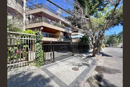 Apartamento à venda com 180m², 5 quartos e 2 vagasFachada