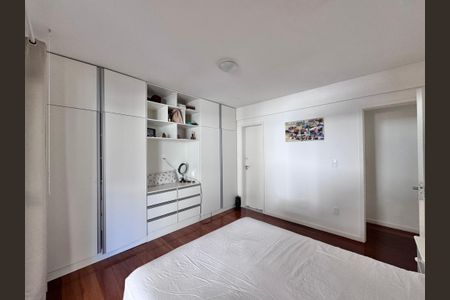 Apartamento à venda com 180m², 5 quartos e 2 vagasSuíte