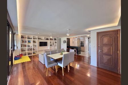 Apartamento à venda com 180m², 5 quartos e 2 vagasSala