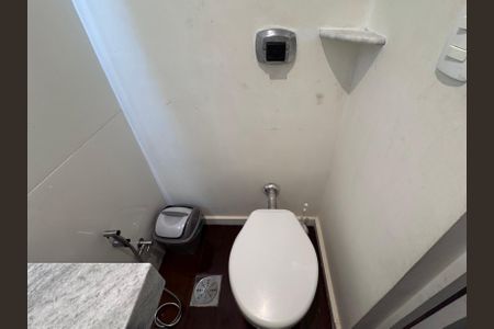 Apartamento à venda com 180m², 5 quartos e 2 vagasBanheiro Social