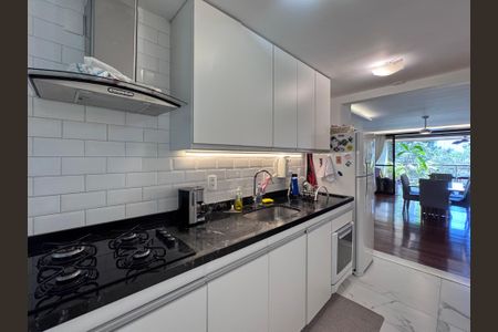 Apartamento à venda com 180m², 5 quartos e 2 vagasCozinha e Área de Serviço