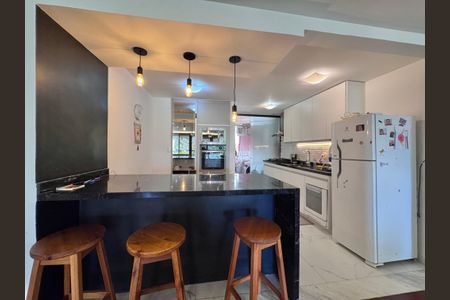 Apartamento à venda com 180m², 5 quartos e 2 vagasCozinha e Área de Serviço