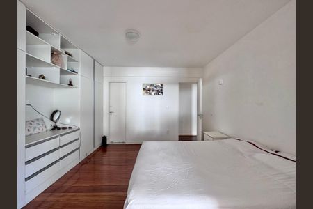 Apartamento à venda com 180m², 5 quartos e 2 vagasSuíte