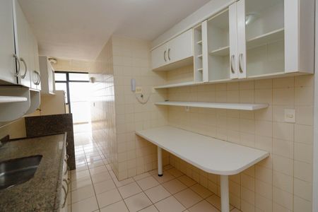 Apartamento à venda com 151m², 3 quartos e 3 vagas Apartamento à venda com 151m², 3 quartos e 3 vagasCozinha