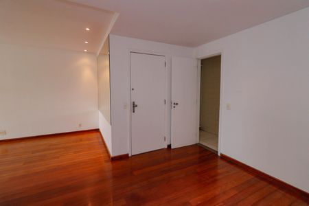 Apartamento à venda com 151m², 3 quartos e 3 vagas Apartamento à venda com 151m², 3 quartos e 3 vagasSala