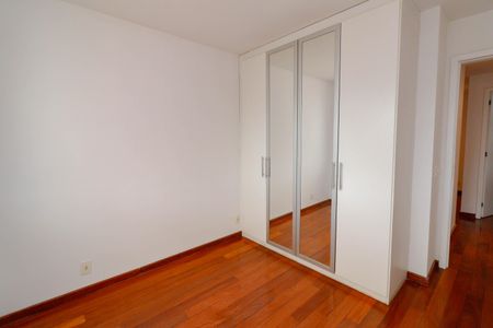 Apartamento à venda com 151m², 3 quartos e 3 vagas Apartamento à venda com 151m², 3 quartos e 3 vagasQuarto 2