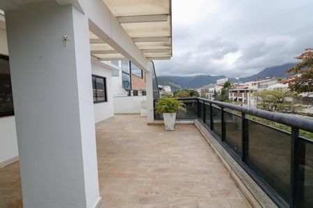 Apartamento à venda com 151m², 3 quartos e 3 vagas Apartamento à venda com 151m², 3 quartos e 3 vagasVaranda da Sala