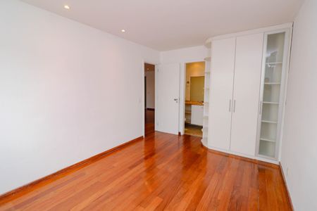 Apartamento à venda com 151m², 3 quartos e 3 vagas Apartamento à venda com 151m², 3 quartos e 3 vagasQuarto 3