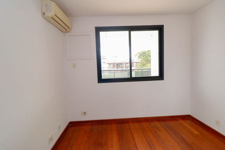 Apartamento à venda com 151m², 3 quartos e 3 vagas Apartamento à venda com 151m², 3 quartos e 3 vagasQuarto 2