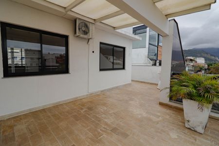 Apartamento à venda com 151m², 3 quartos e 3 vagas Apartamento à venda com 151m², 3 quartos e 3 vagasVaranda da Sala