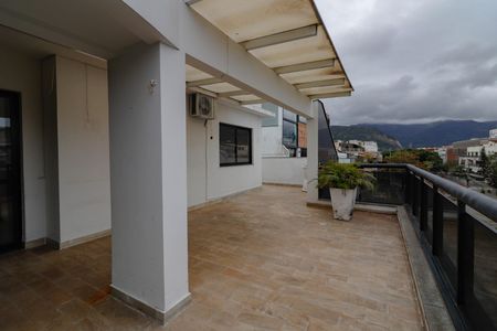 Apartamento à venda com 151m², 3 quartos e 3 vagas Apartamento à venda com 151m², 3 quartos e 3 vagasVaranda da Sala