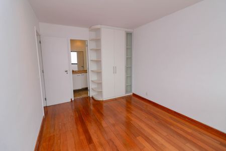 Apartamento à venda com 151m², 3 quartos e 3 vagas Apartamento à venda com 151m², 3 quartos e 3 vagasQuarto 3