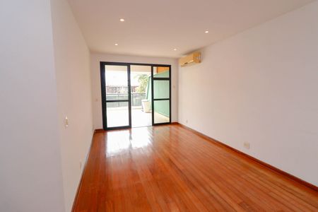 Apartamento à venda com 151m², 3 quartos e 3 vagas Apartamento à venda com 151m², 3 quartos e 3 vagasSala