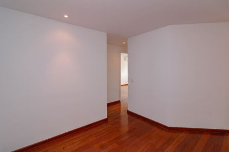 Apartamento à venda com 151m², 3 quartos e 3 vagas Apartamento à venda com 151m², 3 quartos e 3 vagasSala