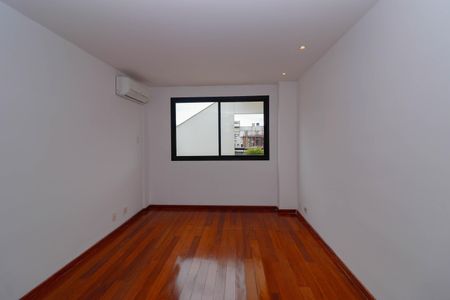 Apartamento à venda com 151m², 3 quartos e 3 vagas Apartamento à venda com 151m², 3 quartos e 3 vagasQuarto 3