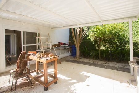 Casa à venda com 315m², 5 quartos e 4 vagas Casa à venda com 315m², 5 quartos e 4 vagasÁrea comum