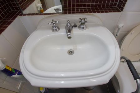 Casa à venda com 315m², 5 quartos e 4 vagas Casa à venda com 315m², 5 quartos e 4 vagasBanheiro Suíte