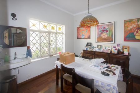 Casa à venda com 315m², 5 quartos e 4 vagas Casa à venda com 315m², 5 quartos e 4 vagasSala