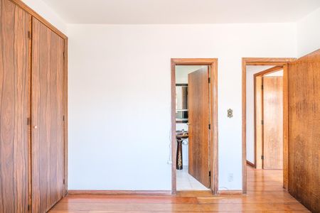 Apartamento à venda com 90m², 3 quartos e 2 vagasSuíte