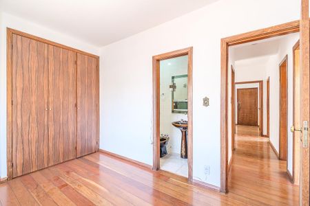 Apartamento à venda com 90m², 3 quartos e 2 vagasSuíte