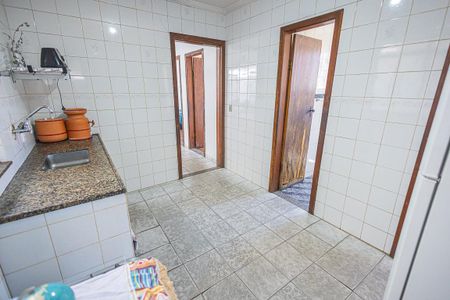 Casa para alugar com 360m², 3 quartos e 1 vagaCozinha