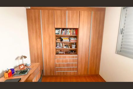 Apartamento à venda com 190m², 4 quartos e 3 vagasQuarto 2