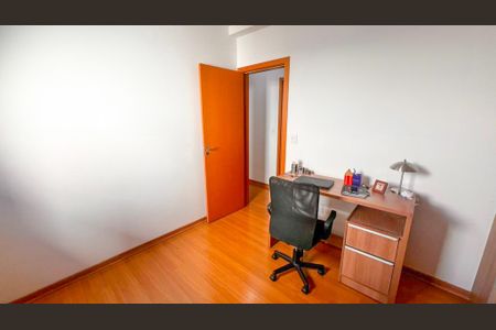 Apartamento à venda com 190m², 4 quartos e 3 vagasQuarto 2
