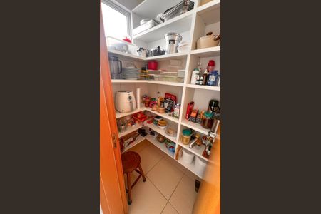 Apartamento à venda com 190m², 4 quartos e 3 vagasDespensa