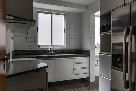 Apartamento à venda com 206m², 4 quartos e 3 vagasCozinha