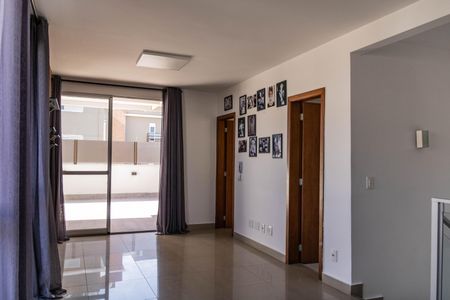 Apartamento à venda com 206m², 4 quartos e 3 vagasSala 2