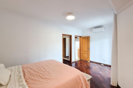 Casa à venda com 272m², 3 quartos e 4 vagas Casa à venda com 272m², 3 quartos e 4 vagasSuíte 3