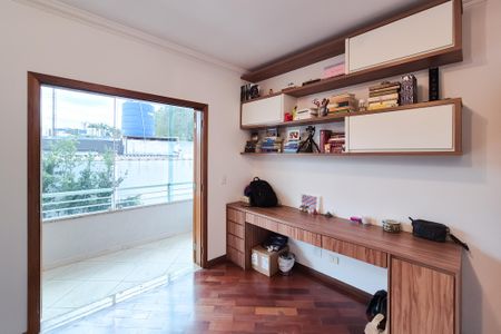 Casa à venda com 272m², 3 quartos e 4 vagas Casa à venda com 272m², 3 quartos e 4 vagasSuíte 2