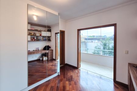 Casa à venda com 272m², 3 quartos e 4 vagas Casa à venda com 272m², 3 quartos e 4 vagasSuíte 2