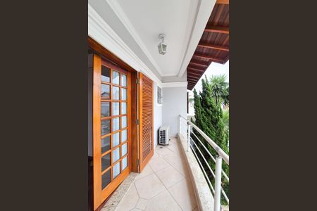 Casa à venda com 272m², 3 quartos e 4 vagas Casa à venda com 272m², 3 quartos e 4 vagasVaranda da Suíte 3