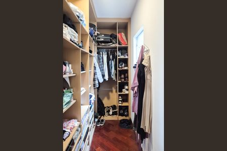 Casa à venda com 272m², 3 quartos e 4 vagas Casa à venda com 272m², 3 quartos e 4 vagasCloset da suíte 3