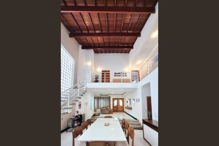 Casa à venda com 272m², 3 quartos e 4 vagas Casa à venda com 272m², 3 quartos e 4 vagasSala de Jantar