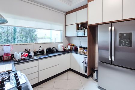 Casa à venda com 272m², 3 quartos e 4 vagas Casa à venda com 272m², 3 quartos e 4 vagasCozinha