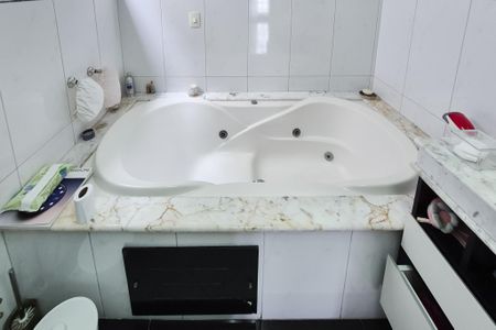 Casa à venda com 272m², 3 quartos e 4 vagas Casa à venda com 272m², 3 quartos e 4 vagasBanheiro da Suíte 3