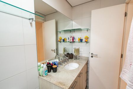Apartamento à venda com 149m², 3 quartos e 3 vagasBanheiro da suíte 3
