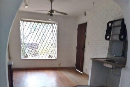 Casa à venda com 4 quartos, 235m² em Moema, São Paulo