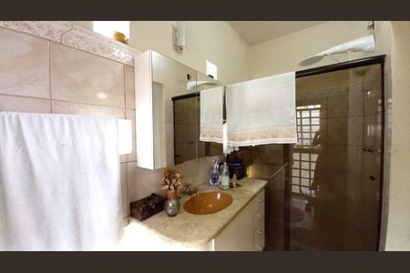 Casa à venda com 154m², 3 quartos e 2 vagas