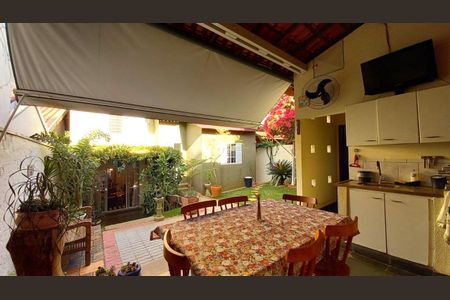 Casa à venda com 154m², 3 quartos e 2 vagas