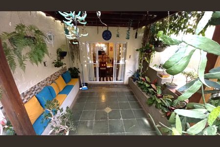 Casa à venda com 154m², 3 quartos e 2 vagas