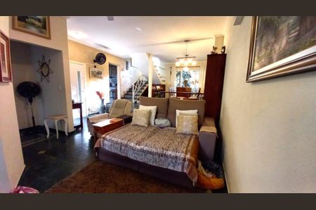 Casa à venda com 154m², 3 quartos e 2 vagas